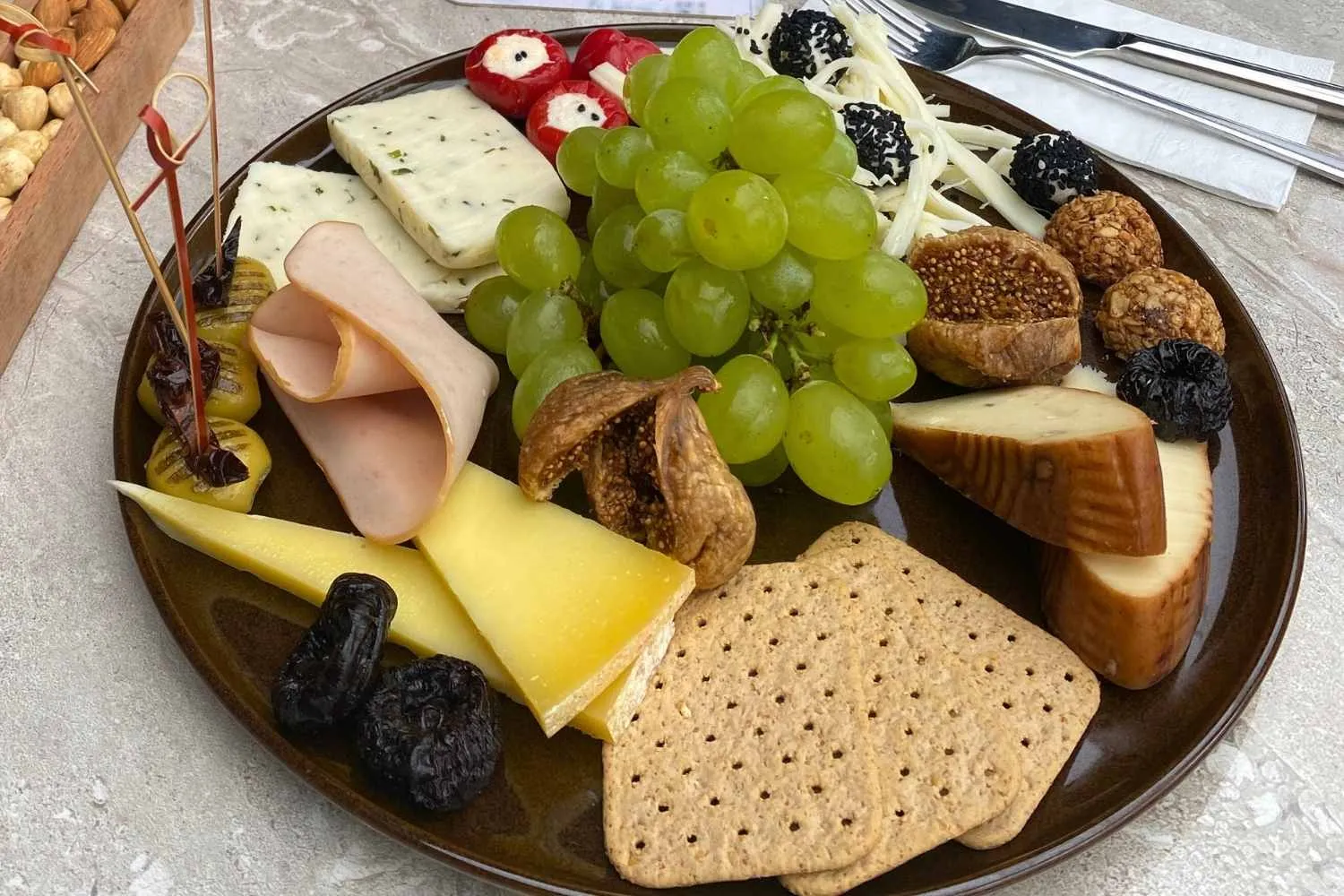 WINE PLATE